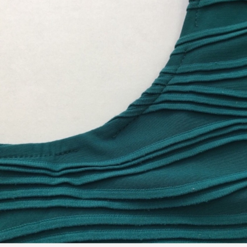 ✨5 FOR $25✨   Pull&Bear Green Textured Bodycon Dress - Picture 2 of 8